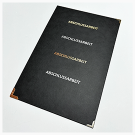 Abschlussarbeiten im Hardcover Kunstleder Schwarzes Cover mit allen Farben für den Coverdruck und Buchecken
