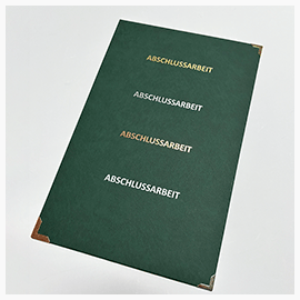 Abschlussarbeiten im Hardcover Kunstleder Dunkelgrünes Cover mit allen Farben für den Coverdruck und Buchecken