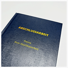 Abschlussarbeiten im Hardcover Leinenstruktur Nahansicht Coverdruck in Gold