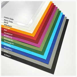 Seminarunterlagen im Softcover mit Drahtringbindung Farben der Bindeeinbände vorn und hinten